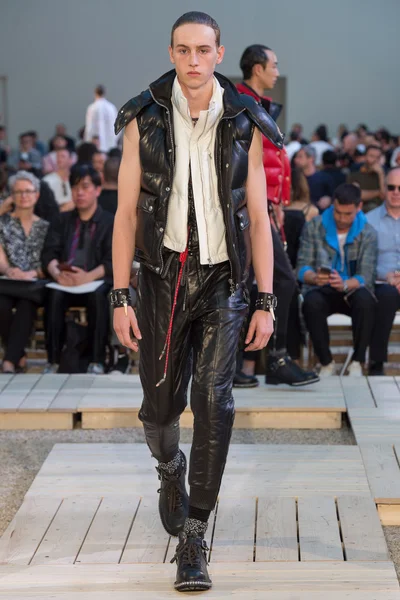 Look 23
